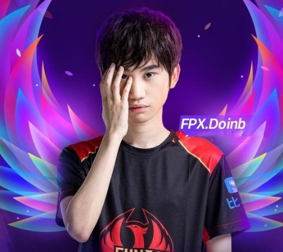 虎扑- 险胜首场状态出色,FPX观众沸腾!,Karsa重返赛场观众掌声雷动