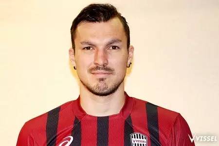 虎扑网-国际比赛日里昂调整名单以备荷甲;战术微调环节打磨;更衣室稳定;训练强度明显提升的简单介绍