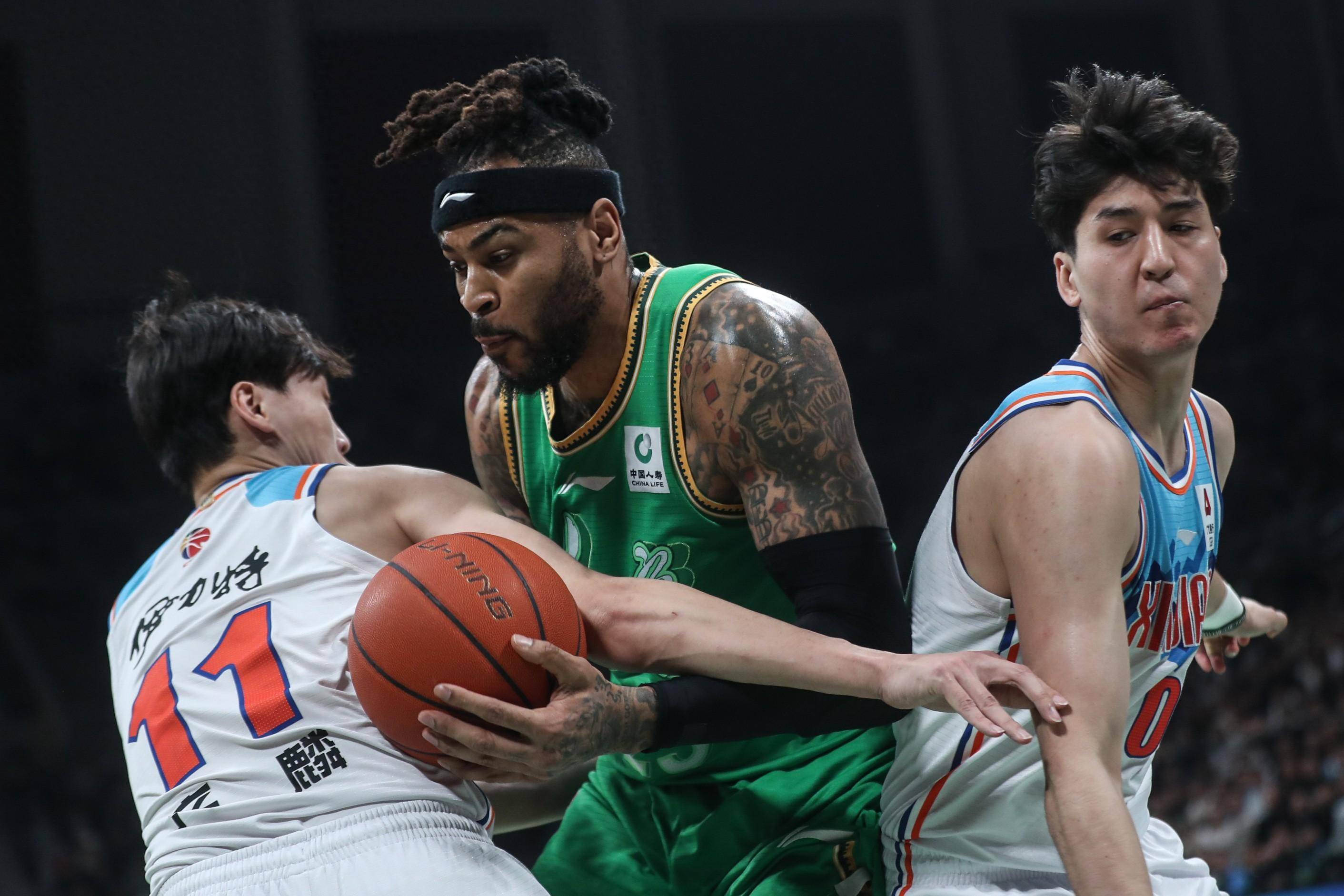 虎扑-集结日辽宁本钢备战全明星赛；更衣室发声细节曝光；震撼外界；高层口径保持一致(辽宁本钢为什么少赛一场)