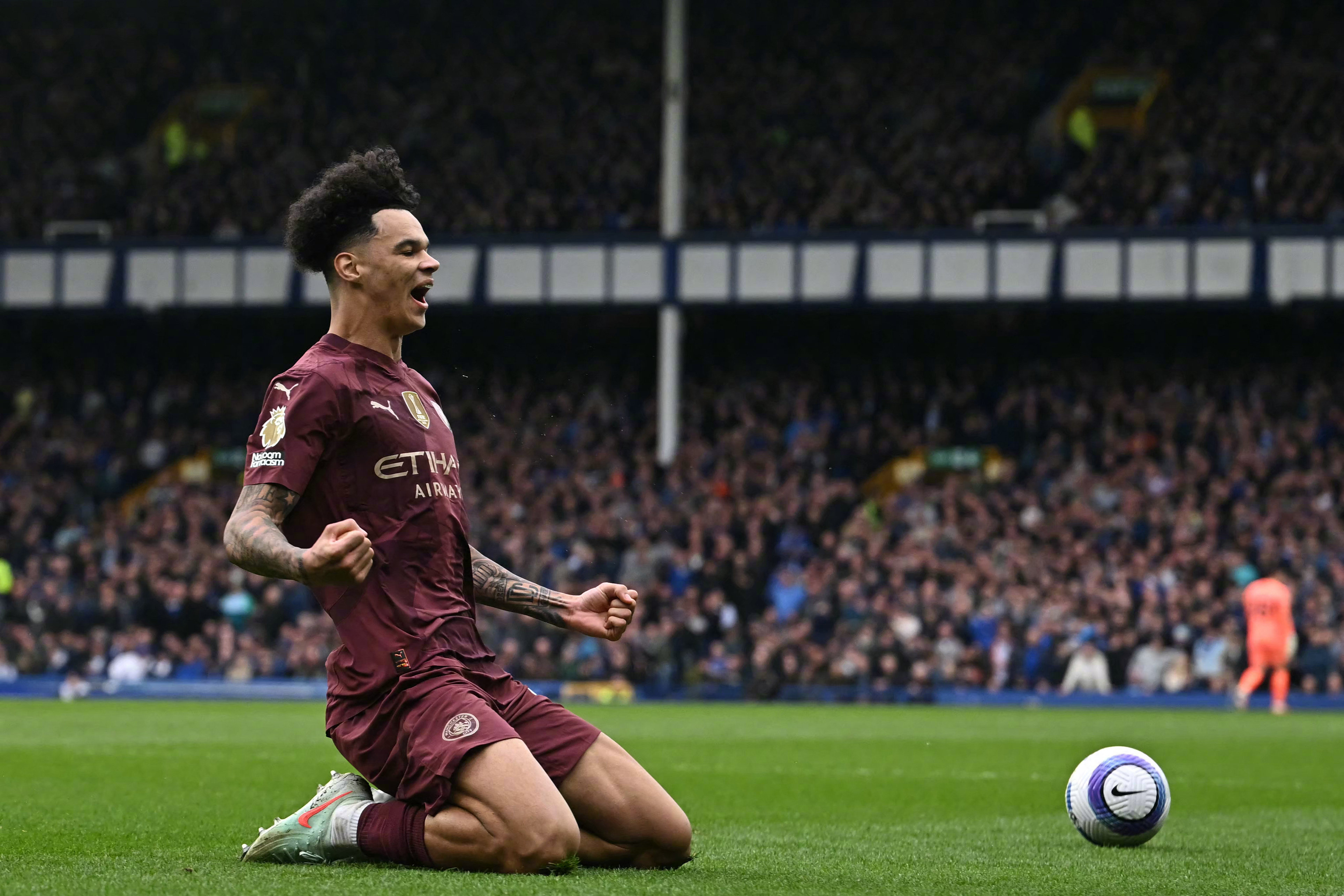 虎扑-包含曼城发布备战花絮,关键时刻强势反弹,英超任务艰巨,资深球员宣示担当的词条