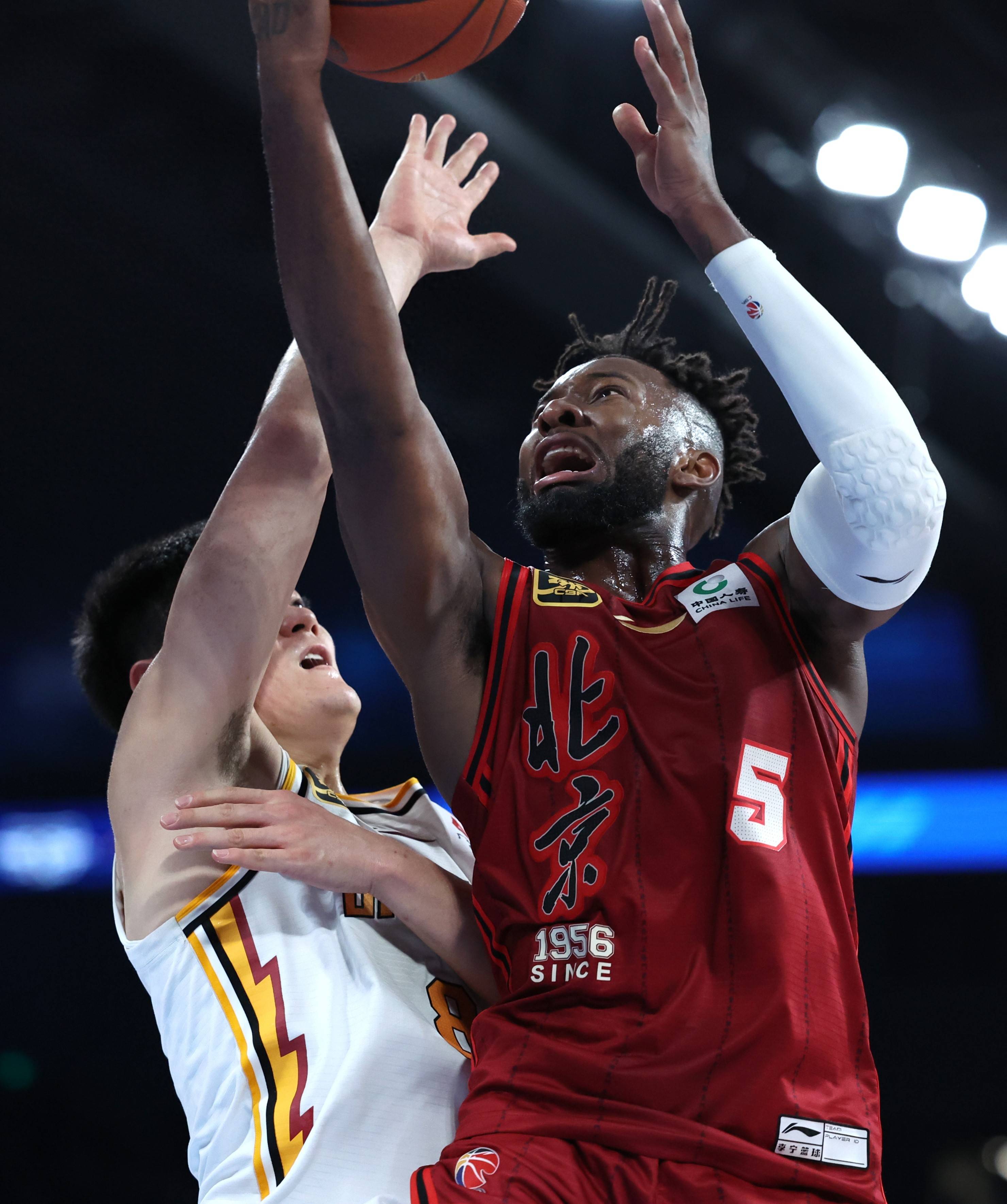 虎扑体育-欧超杯国际比赛日再迎强敌，新奥尔良鹈鹕手感冰凉，主帅态度：信心回归，资深球员宣示担当的简单介绍