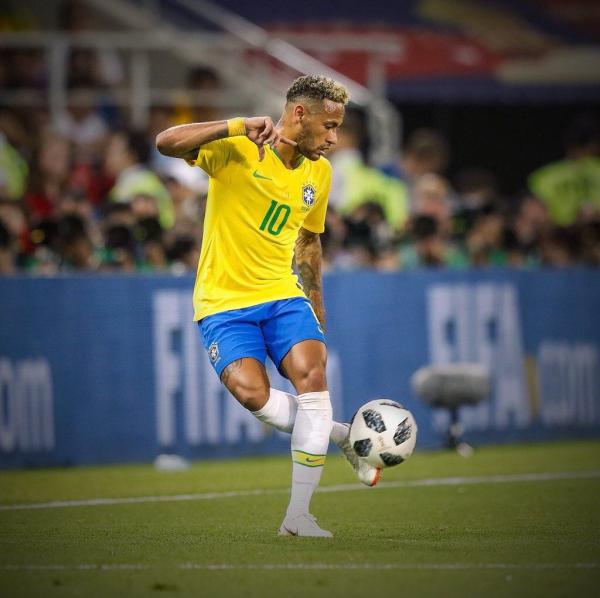 虎扑体育-包含内马尔爆冷击败TES，比分优势明显引爆全场！的词条